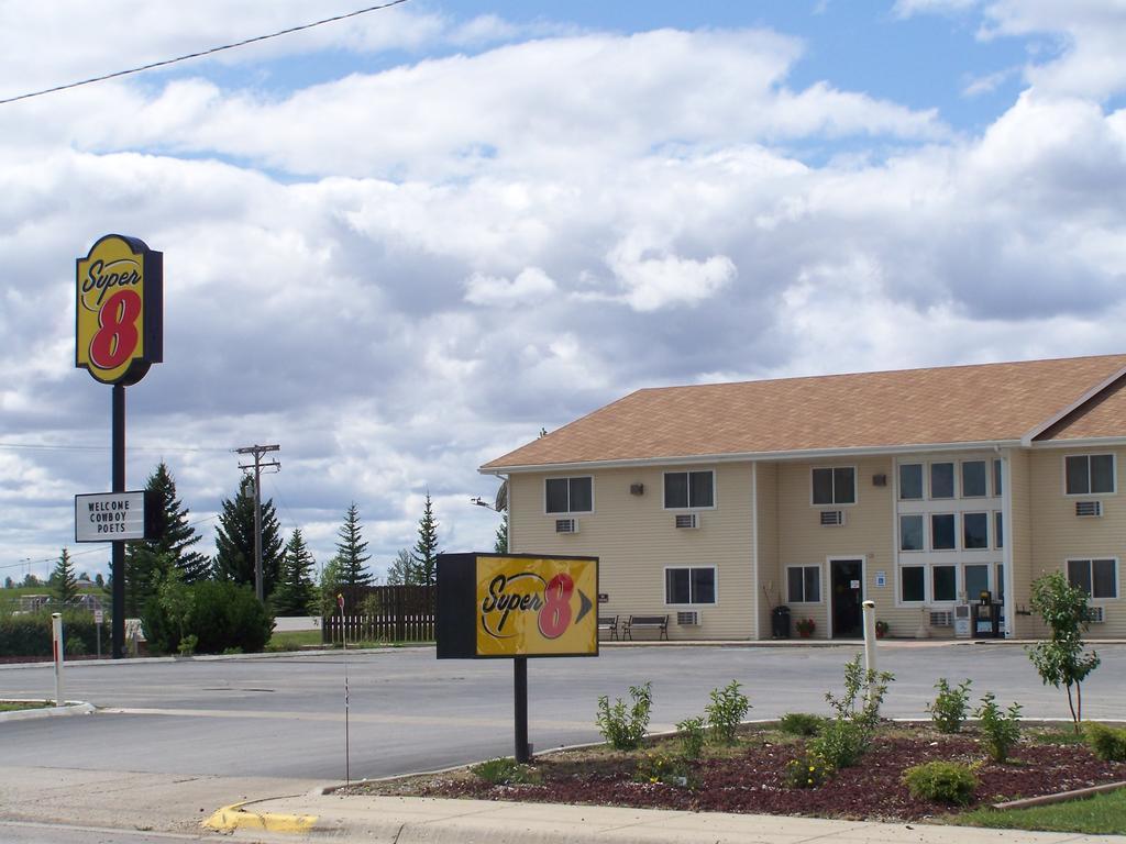 Super 8 By Wyndham Lewistown Exterior foto