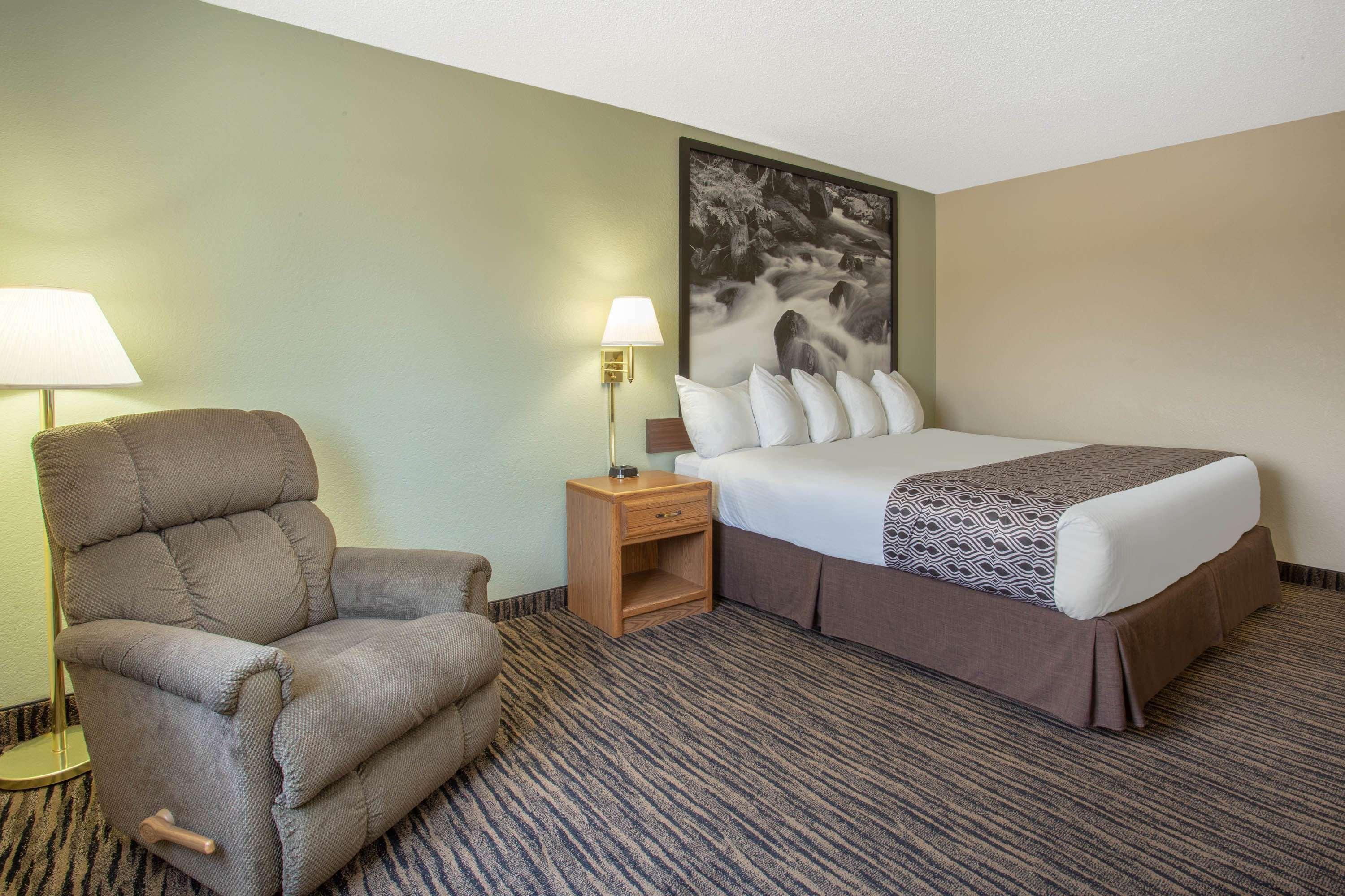 Super 8 By Wyndham Lewistown Exterior foto